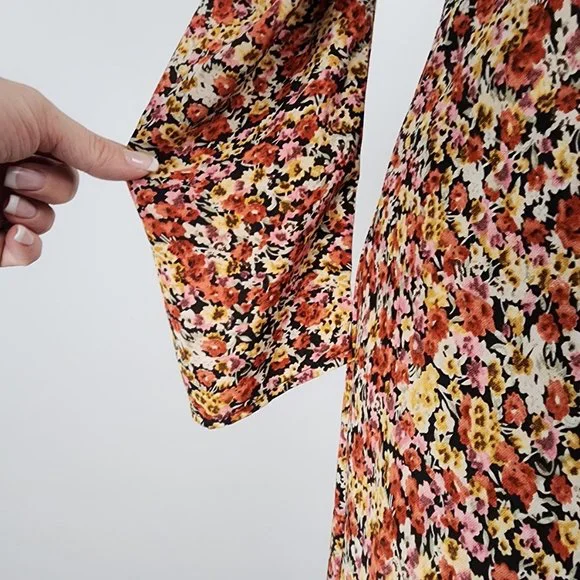 ASTR The Label Red Floral Puff Sleeve Midi Dress Size M - Picture 5 of 12